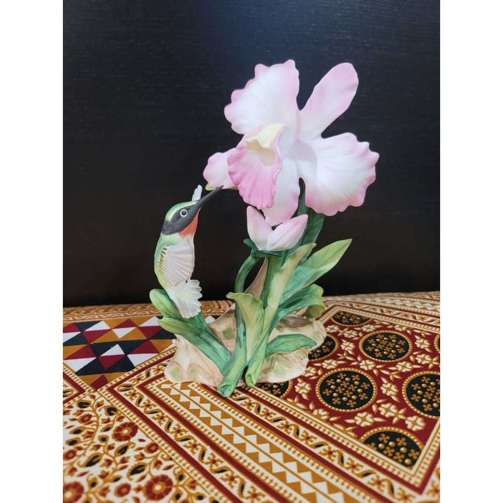 HOMCO Masterpiece Bone China Hummingbird 1985  Figurine Excellent Con.